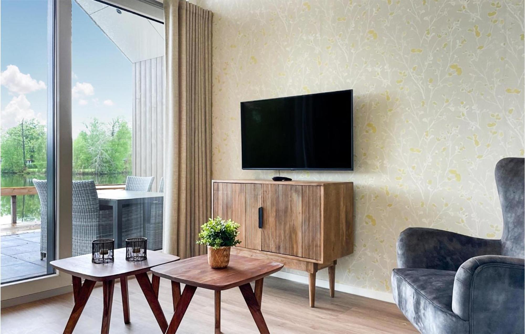 Cozy Home In Oosterwolde With Sauna Ngoại thất bức ảnh