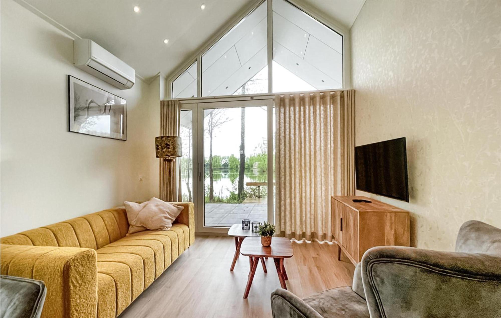 Cozy Home In Oosterwolde With Sauna Ngoại thất bức ảnh