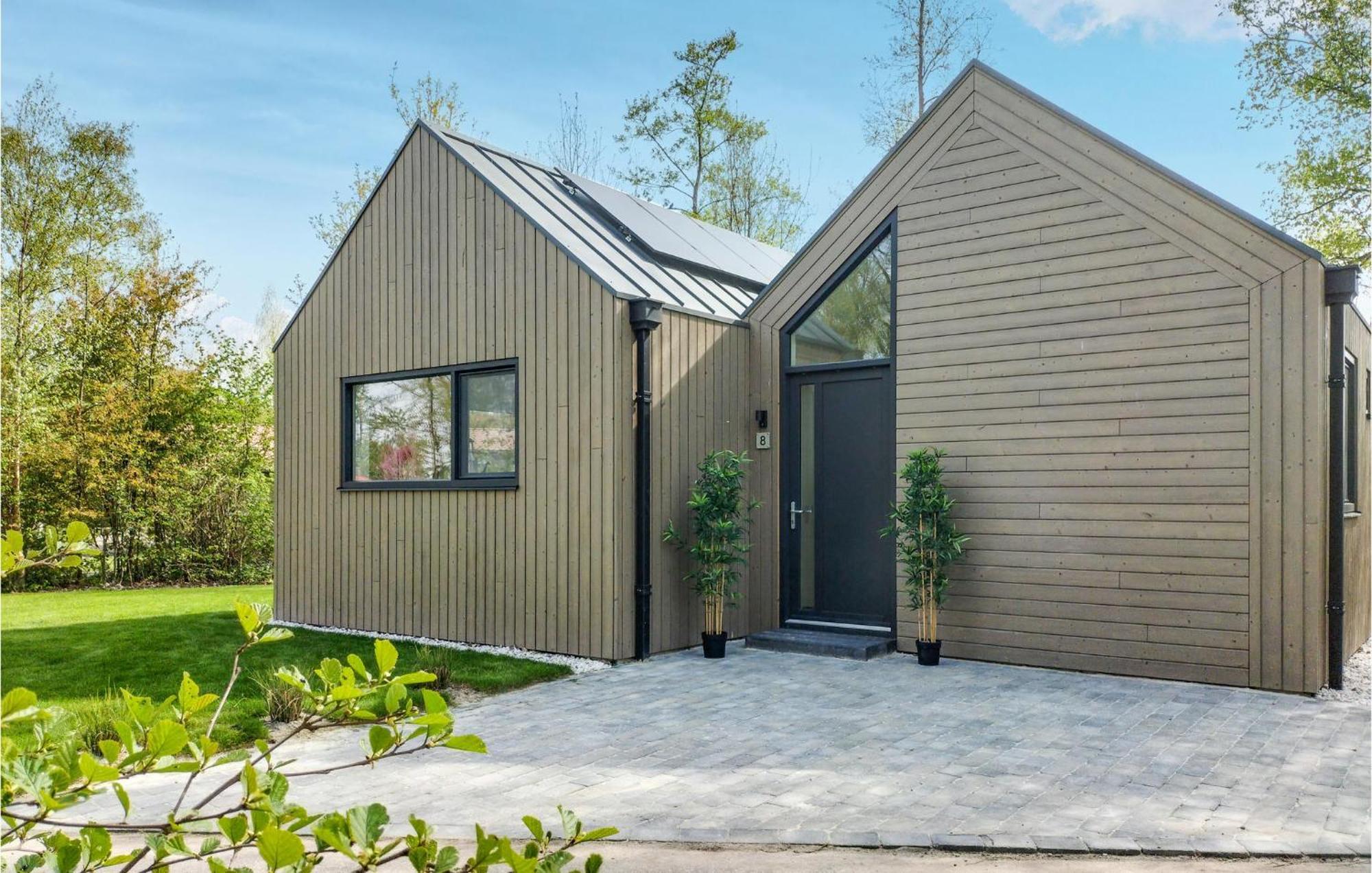 Cozy Home In Oosterwolde With Sauna Ngoại thất bức ảnh
